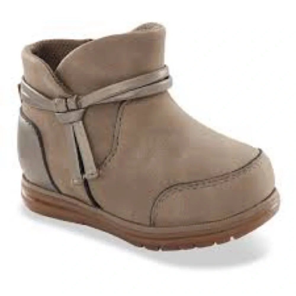 New! Stride Rite Shania taupe boots